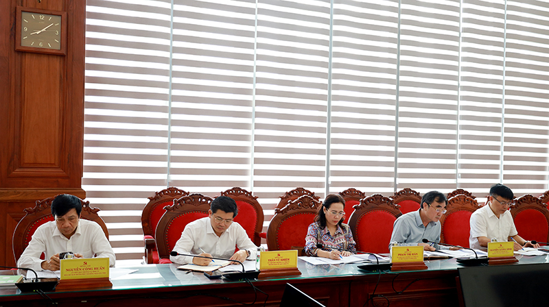 Đại biểu tham dự phiên họp.