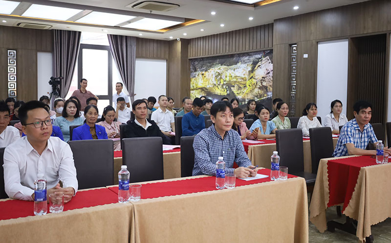 Các đại biểu tham dự hội nghị tập huấn.