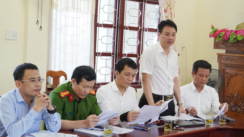 Lãnh đạo Sở Xây dựng phát biểu tại buổi làm việc.  