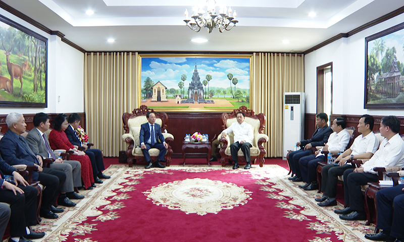 Quang cảnh buổi tiếp đoàn đại biểu cấp cao tỉnh Quảng Bình tại tỉnh Sạ-vẳn-na-khệt.