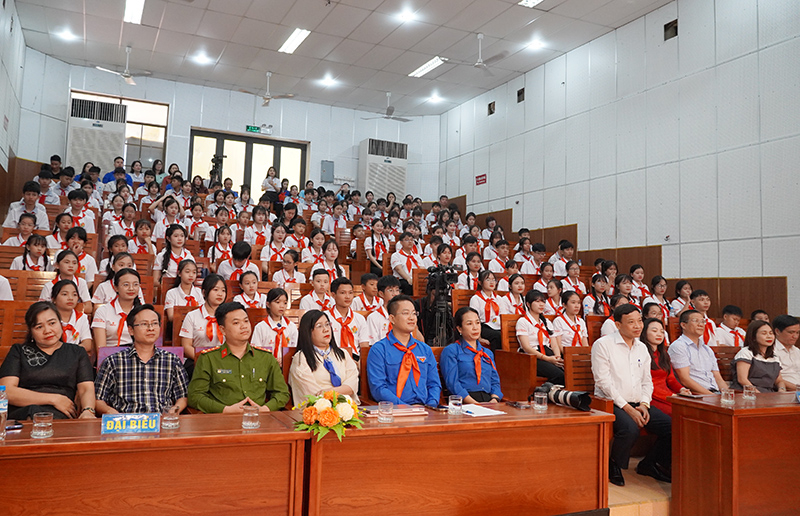 Diễn đàn thu hút đông đảo khách mời tham gia.