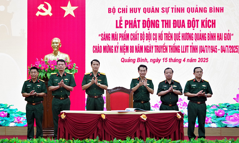 Ký kết giao ước thi đua.