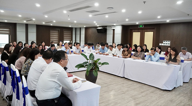 Các đại biểu dự hội thảo.