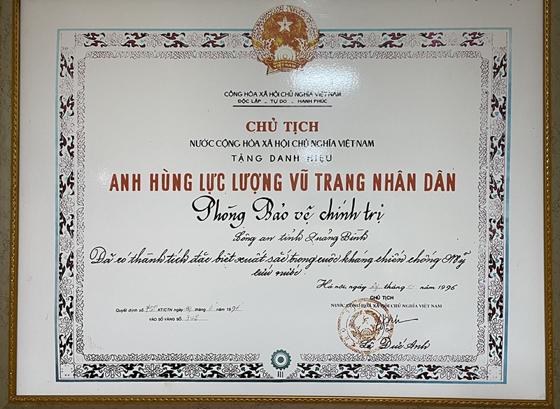 Danh hiệu đơn vị  "Anh hùng Lực lượng vũ trang nhân dân " của Phòng Bảo vệ chính trị, nay là Phòng An ninh nội địa, Công an tỉnh do Chủ tịch nước Cộng hòa xã hội chủ nghĩa Việt Nam phong tặng.