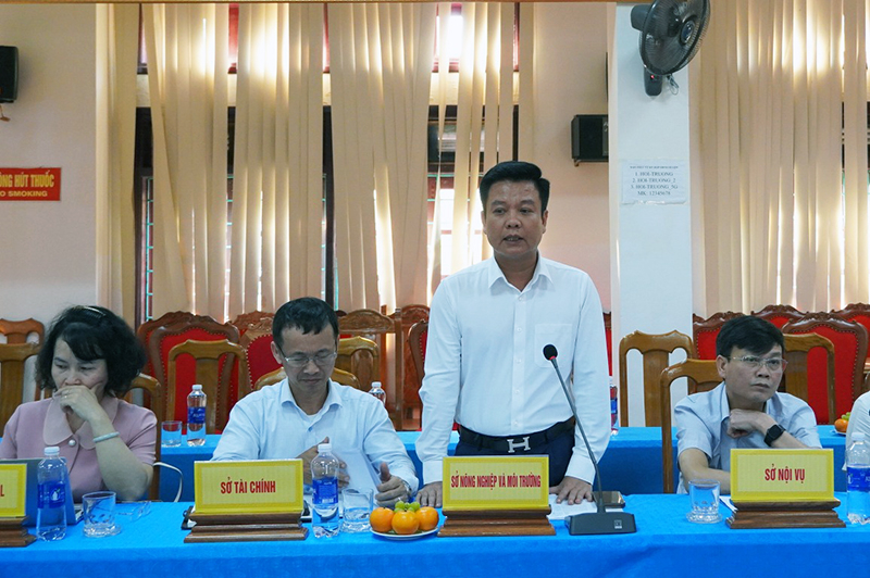 Lãnh đạo Nông nghiệp và Môi trường phát biểu tại buổi làm việc.