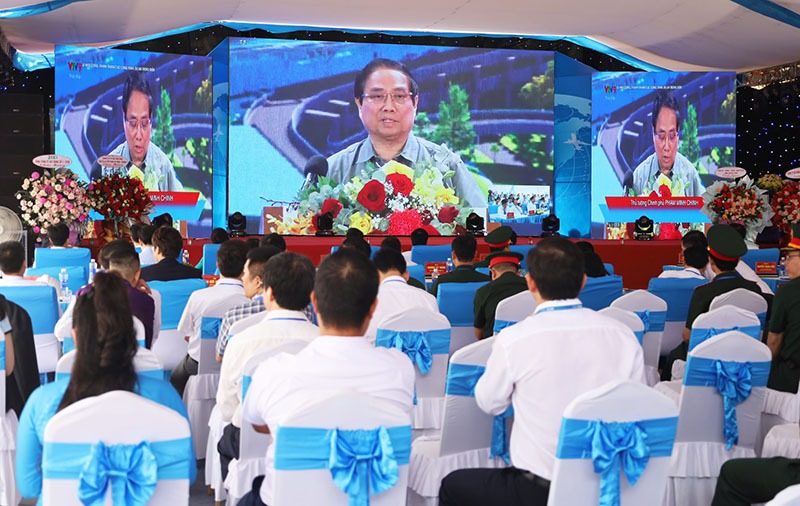  Quang cảnh lễ khởi công.