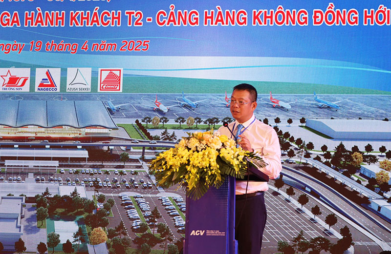 Đại diện chủ đầu tư phát biểu tại lễ khởi công.
