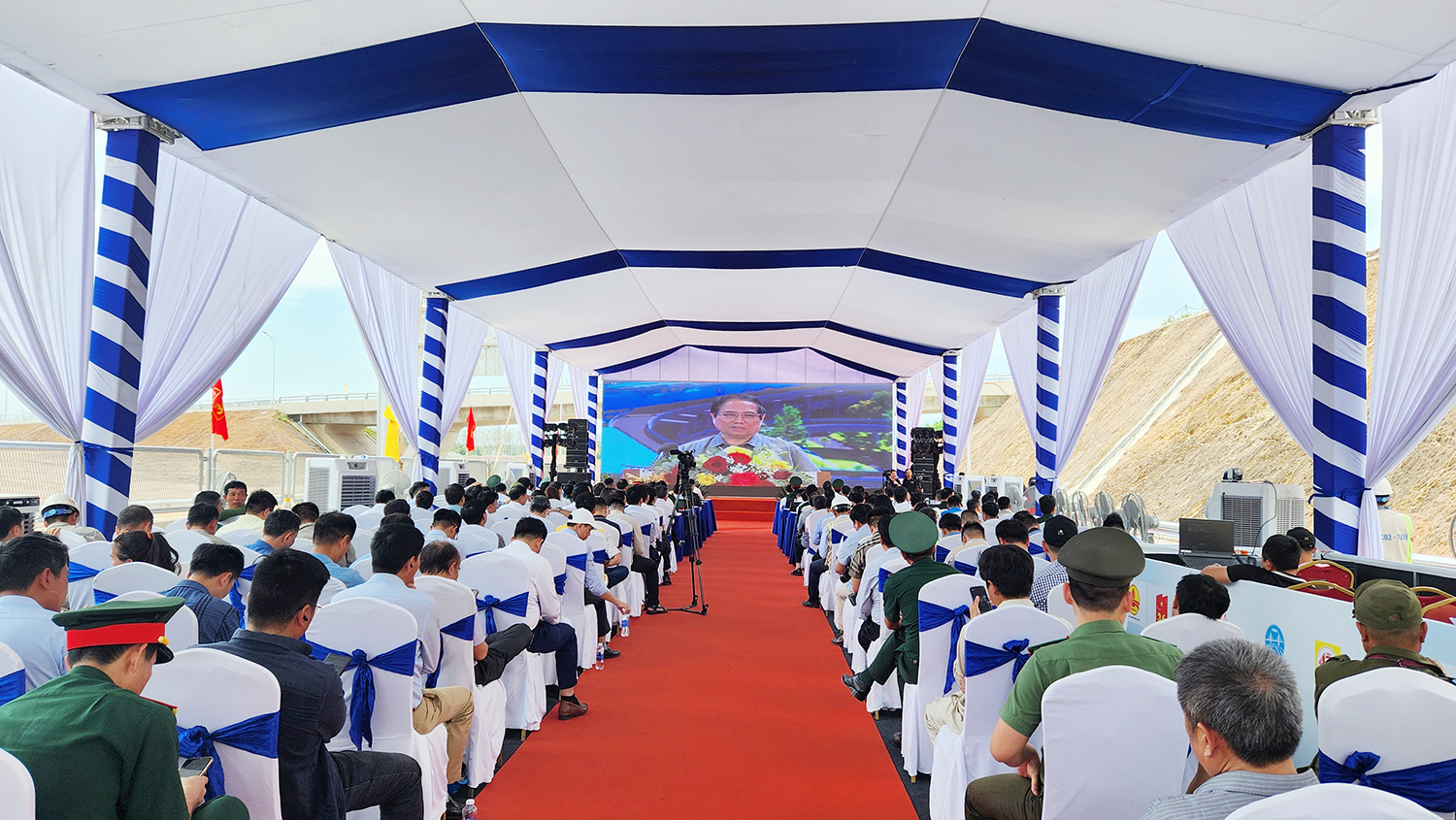 Quang cảnh buổi lễ.