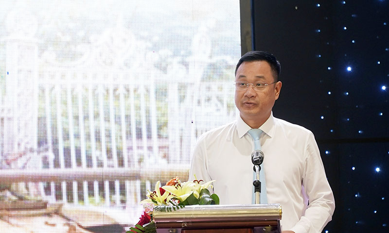 Đồng chí Bí thư Tỉnh ủy Lê Ngọc Quang phát biểu tại buổi gặp mặt.