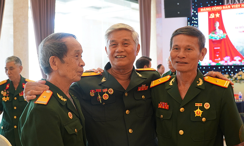 Những “người lính Cụ Hồ” cùng nhau hồi tưởng chặng đường lịch sử vẻ vang, tiếp tục phát huy tinh thần cống hiến trong thời kỳ mới.