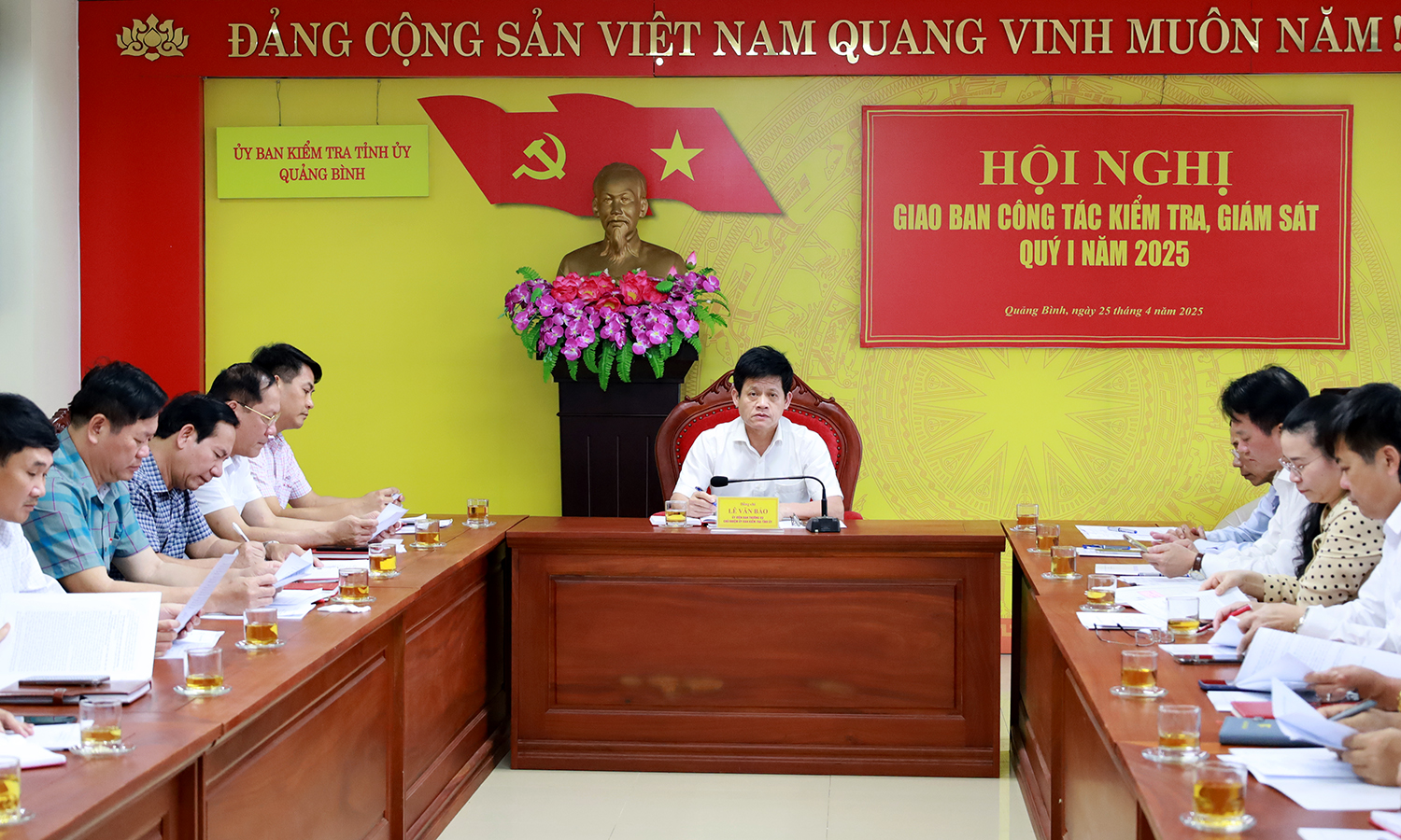 Đồng chí Chủ nhiệm UBKT Tỉnh ủy Lê Văn Bảo chủ trì hội nghị.