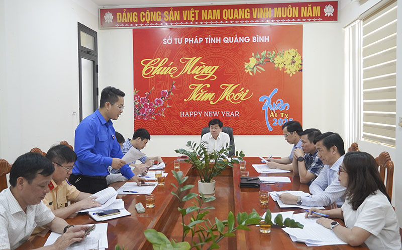 Đại diện các ngành, đơn vị đóng góp nhiều ý kiến quan trọng tại cuộc họp.