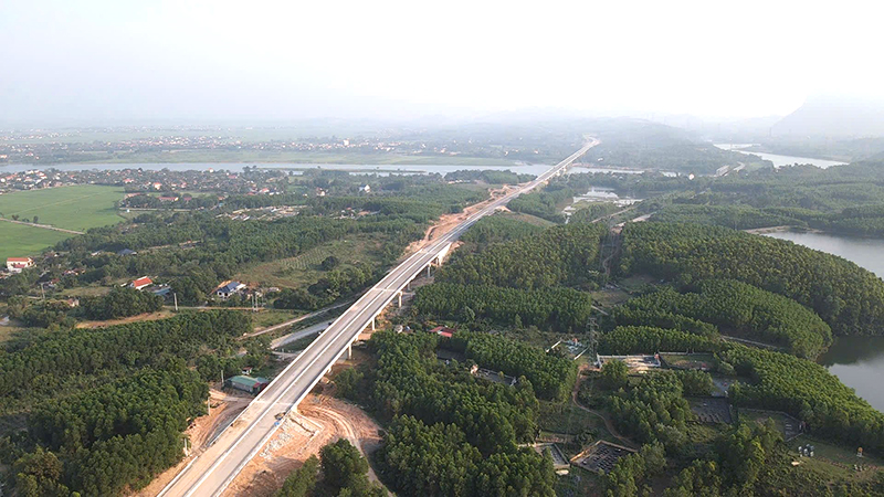 Dự án cao tốc Bắc-Nam đoạn qua Quảng Bình quyết tâm thông tuyến chính dịp 30/4.