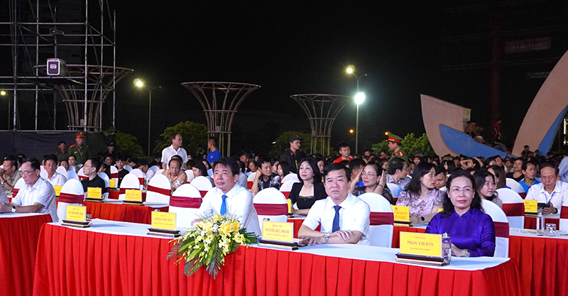 Các đại biểu tham dự.