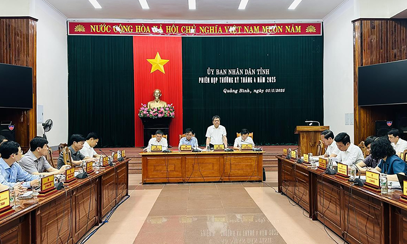 Quang cảnh phiên họp.