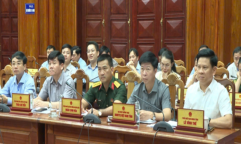 Các đại biểu dự phiên họp.