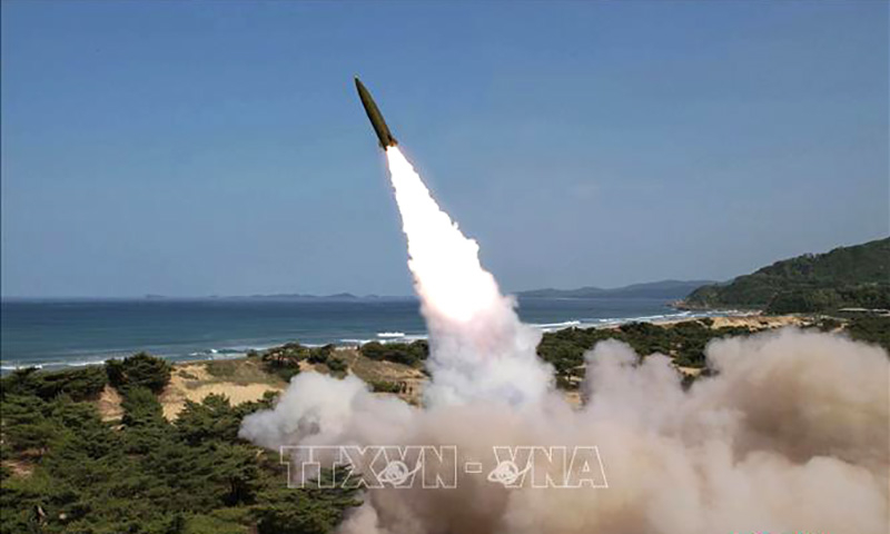 Một vụ phóng tên lửa đạn đạo của Triều Tiên ngày 17/5/2024. Ảnh tư liệu: KCNA/TTXVN