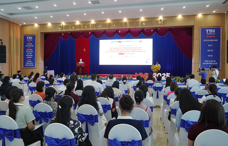 Toàn cảnh lễ phát động.