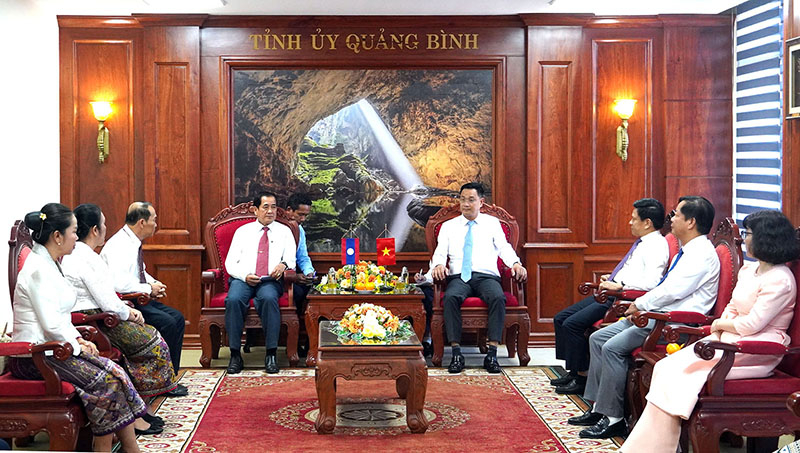 Quang cảnh buổi tiếp