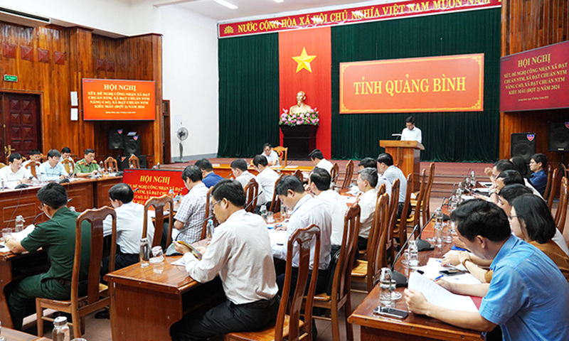 Quang cảnh cuộc họp.