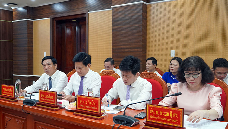 Các đại biểu tham dự hội đàm.