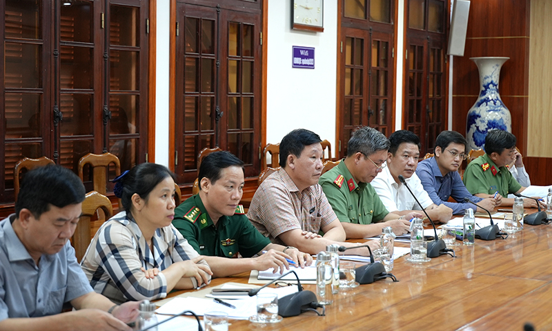 Các đại biểu tham dự cuộc họp.