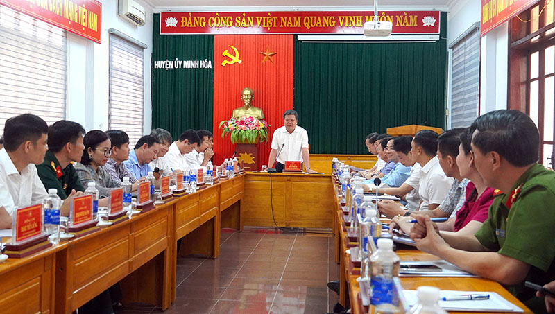 Quang cảnh buổi làm việc