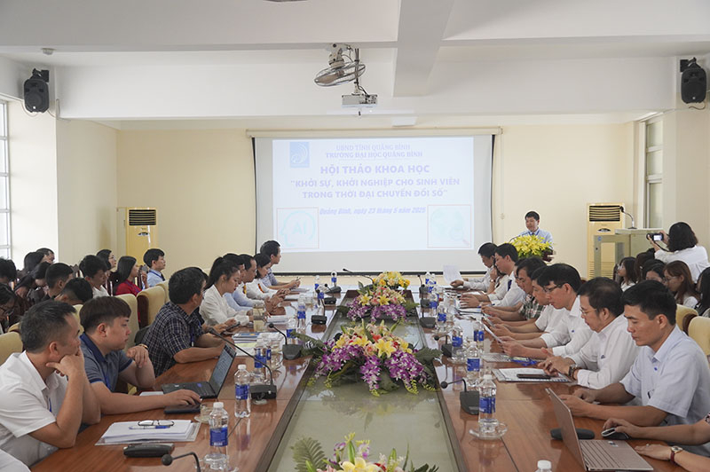 Các đại biểu dự hội thảo