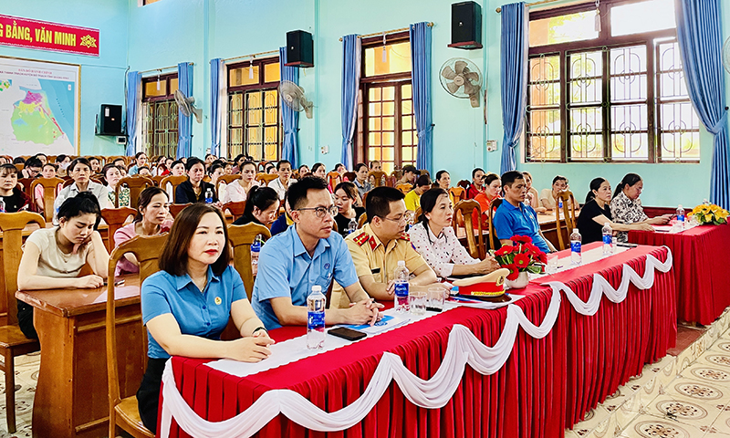 Các đại biểu tham dự hội nghị.