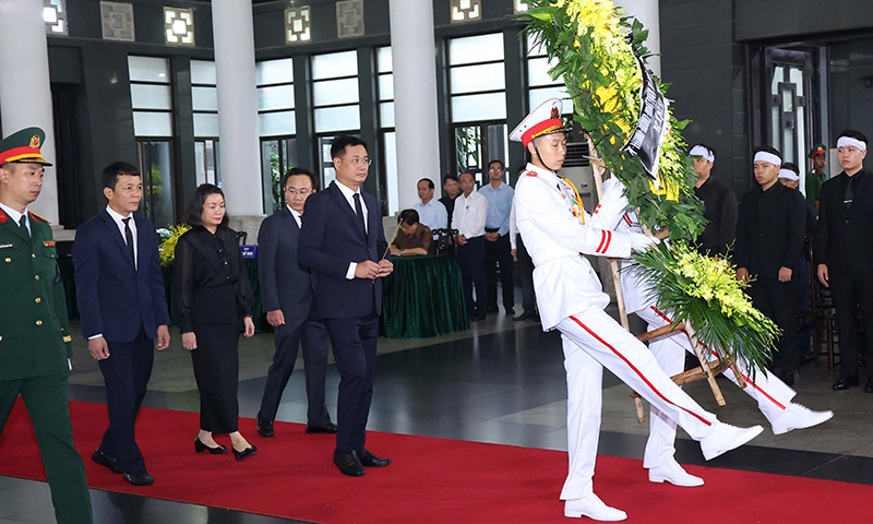 Đảng bộ, chính quyền và nhân dân tỉnh Quảng Bình bày tỏ lòng tiếc thương sâu sắc trước sự ra đi của nguyên Chủ tịch nước Trần Đức Lương. Ảnh: TTXVN
