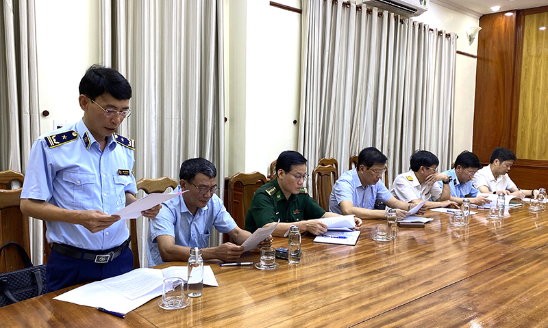Đại biểu phát biểu tại cuộc họp.