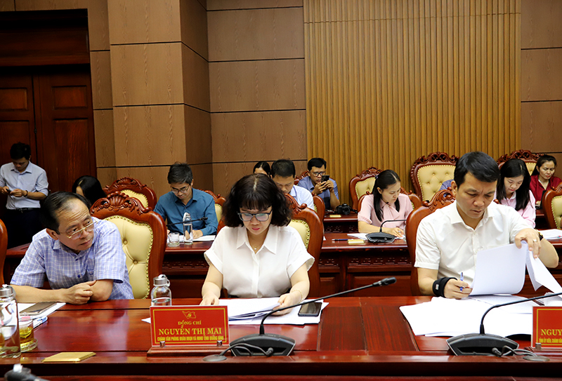 Các đại biểu tham dự phiên họp.