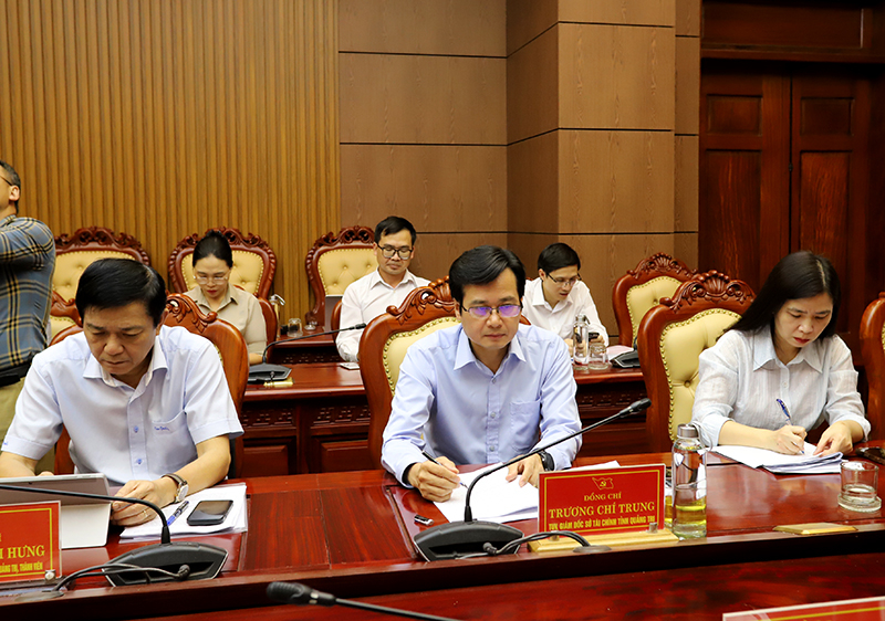 Các đại biểu tham dự phiên họp.