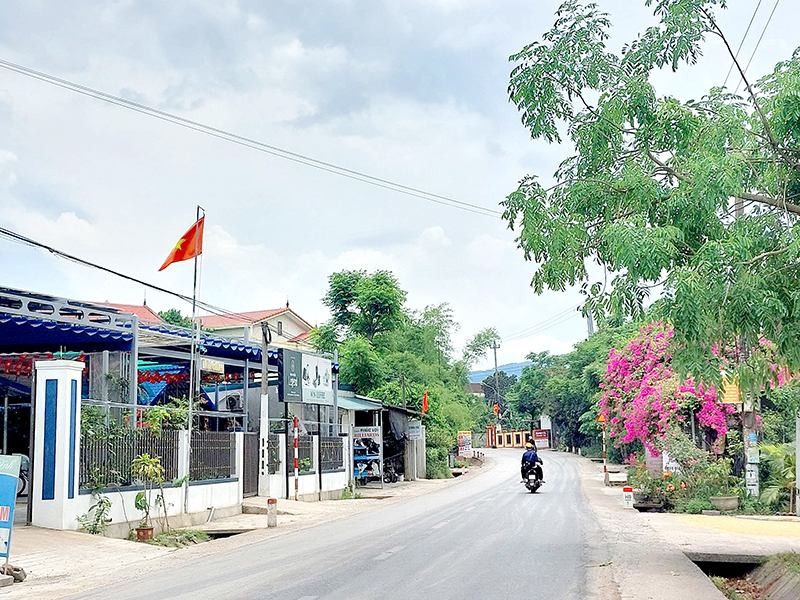 Nhờ linh hoạt trong chỉ đạo, xã Vĩnh Ninh (Quảng Ninh) đã hoàn thành các tiêu chí nông thôn mới nâng cao.