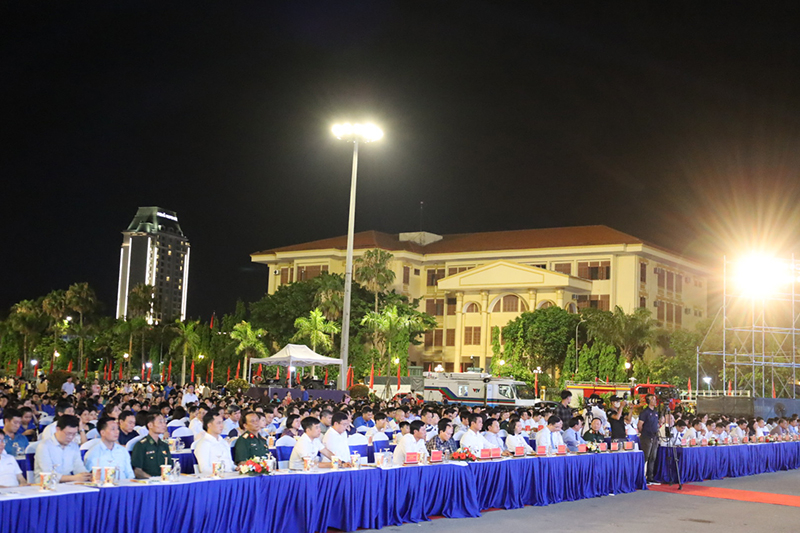 Các đại biểu dự lễ phát động.