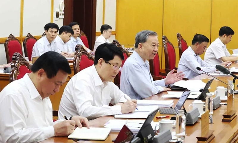 Tổng Bí thư Tô Lâm chủ trì cuộc họp của Bộ Chính trị về sắp xếp tổ chức bộ máy và đơn vị hành chính, ngày 6/6. Ảnh: TTXVN