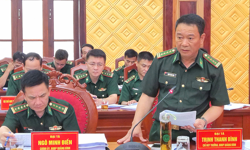 Đồng chí đại tá Trịnh Thanh Bình, Chỉ huy trưởng BĐBP Quảng Bình phát biểu tại buổi kiểm tra. 