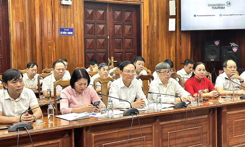 Đại biểu tham dự buổi làm việc.