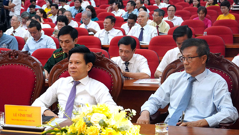 Các đại biểu dự lễ