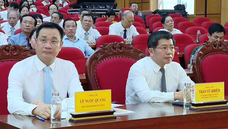 Các đại biểu dự lễ