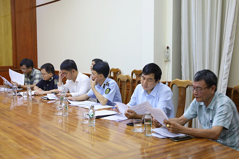  Các đại biểu tham dự cuộc họp.