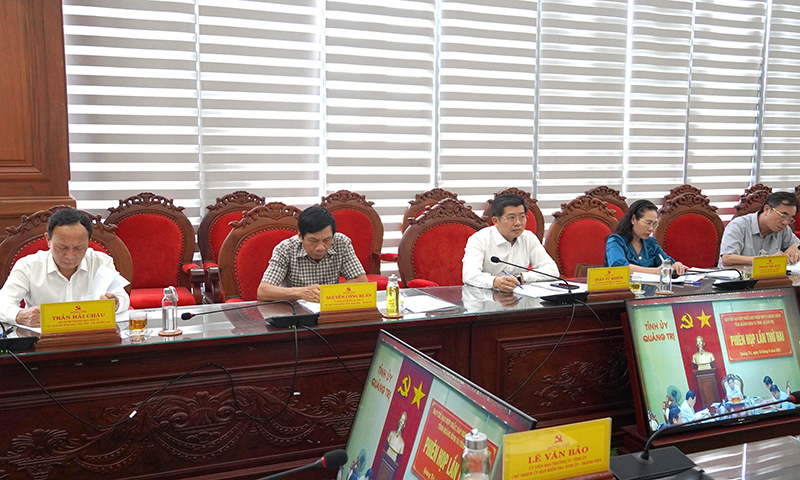 Các đại biểu tham dự phiên họp. 