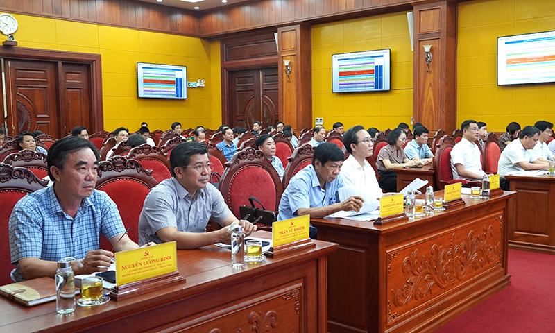 Các đại biểu tham dự hội nghị tại điểm cầu Quảng Bình.