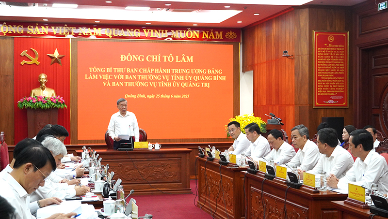 Quang cảnh buổi làm việc