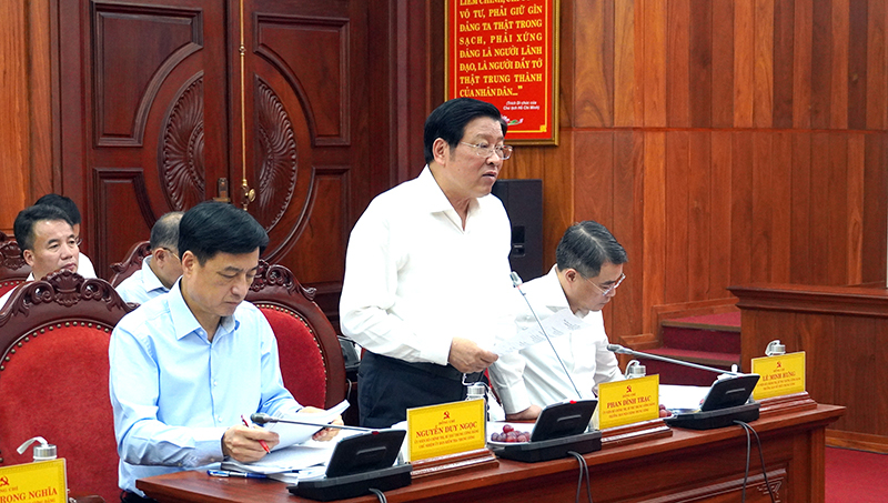 Đồng chí Phan Đình Trạc, Ủy viên Bộ Chính trị, Bí thư Trung ương Đảng, Trưởng ban Nội chính Trung ương phát biểu tại buổi làm việc