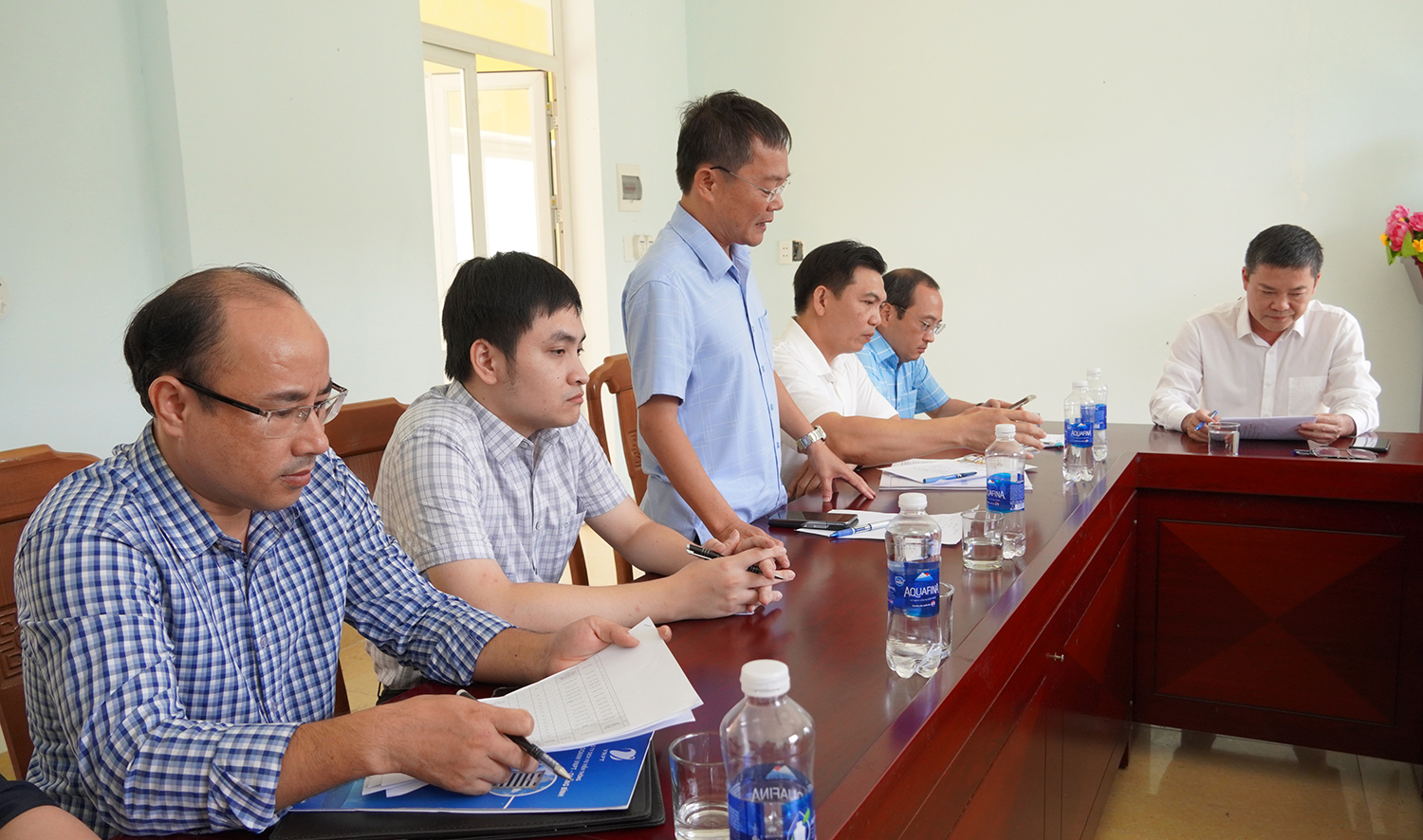 Đại diện các sở, ngành phát biểu tại buổi làm việc.