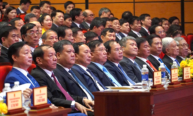 Các đại biểu dự lễ.
