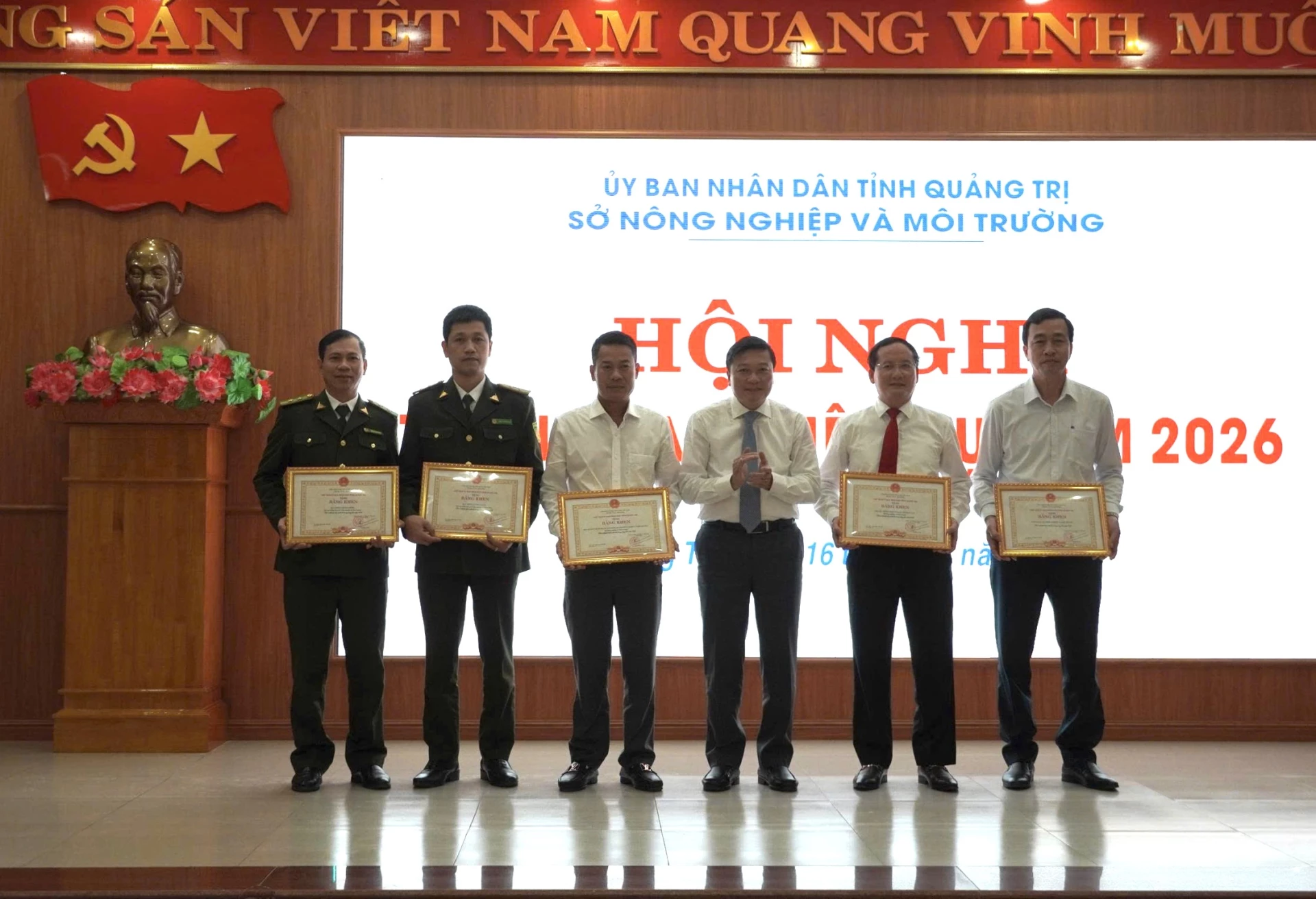 Chủ tịch UBND tỉnh tặng Bằng khen cho các tập thể có thành tích xuất sắc trong công tác năm 2025