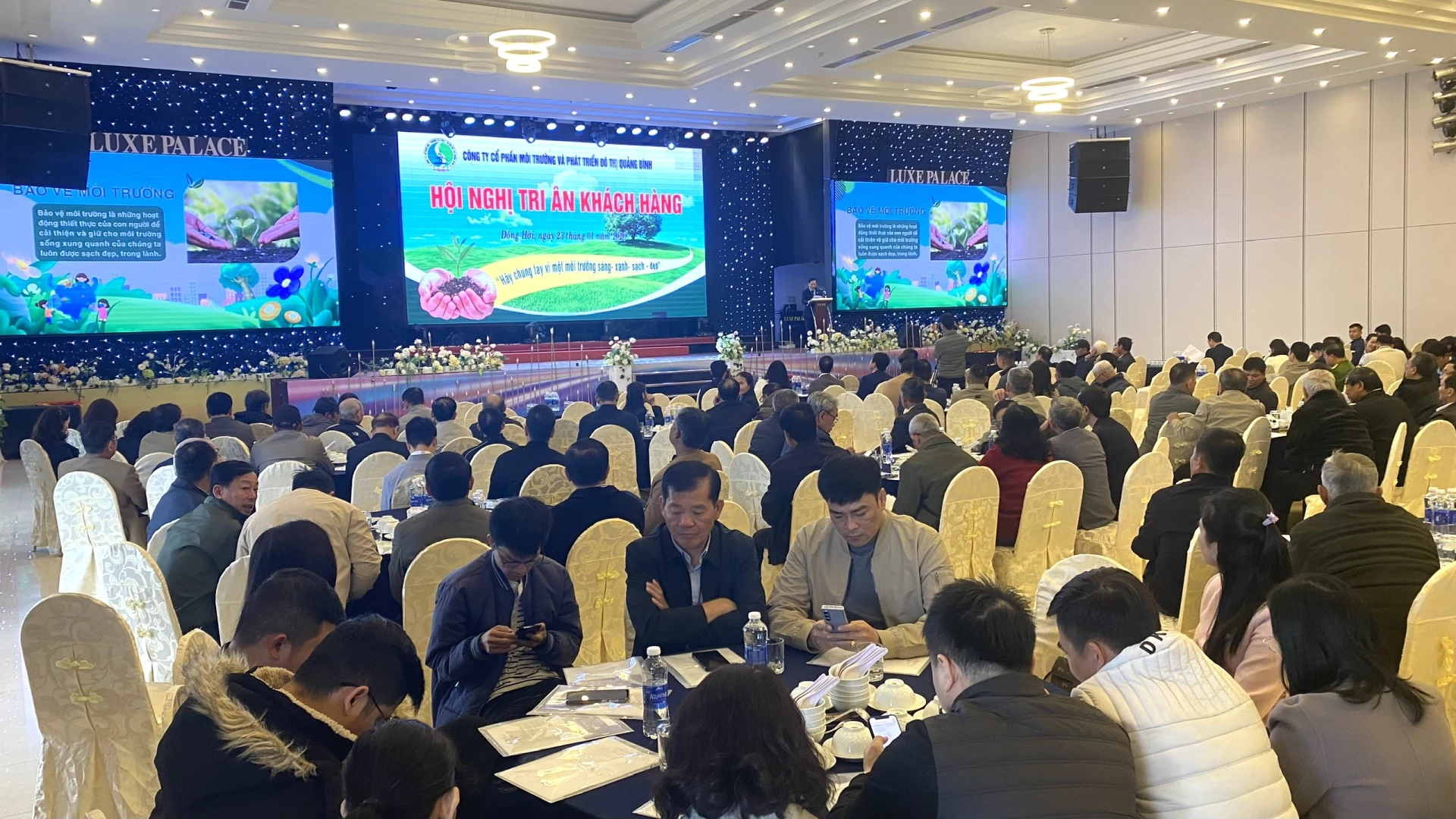 Quang cảnh hội nghị - Ảnh: N.L