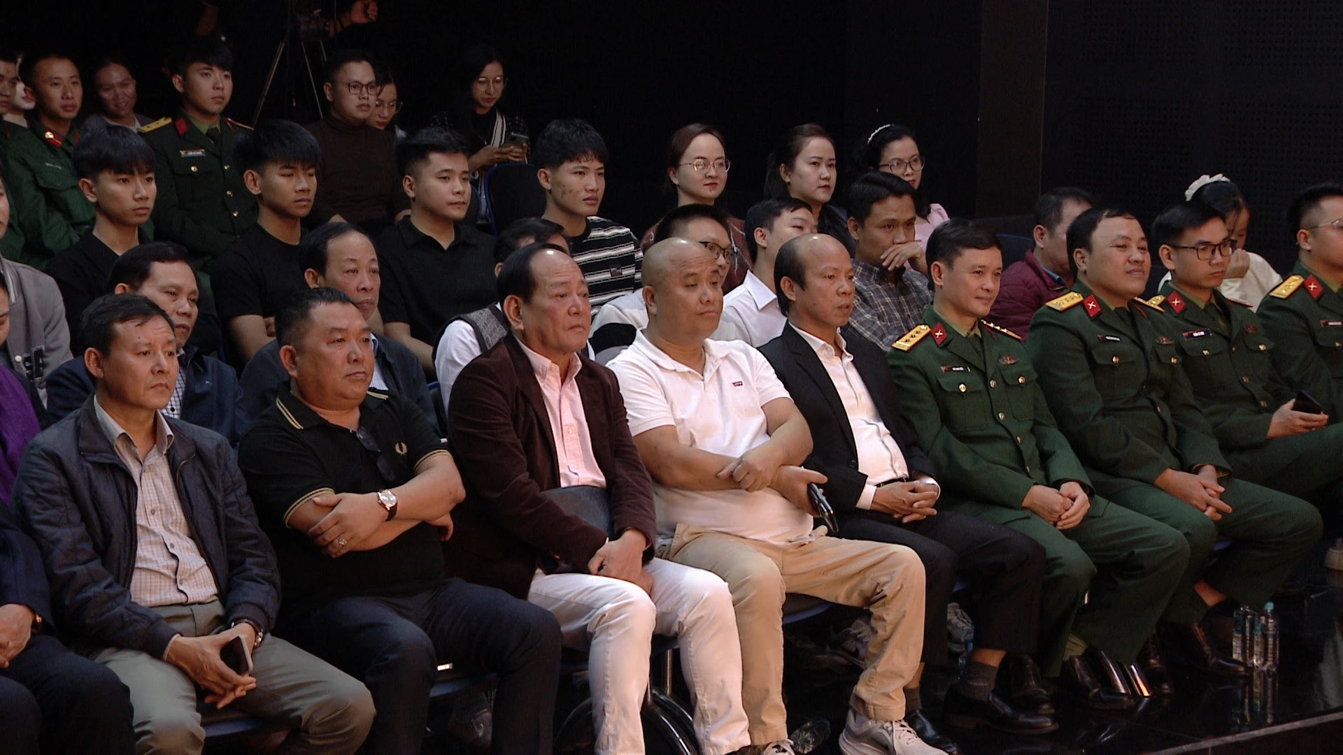 Khán giả tham dự chương trình tại trường quay của Báo và phát thanh, truyền hình Quảng Trị (37 Khóa Bảo, phường Đông Hà)- Ảnh: P.V
